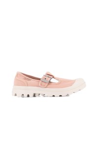 Baskets en toile roses avec un bout rond, une sangle réglable à boucle en argent, et une semelle en caoutchouc blanche avec une texture antidérapante. Design léger et décontracté.