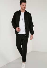 Buratti REGULAR FIT - Bombertakki - black