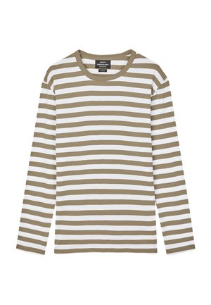 Langewerps T-shirt met ronde hals, met horizontale beige en witte strepen en een zichtbaar merklabel aan de binnenkant van de kraag.