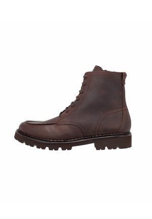 Botas de tobillo de cuero marrón con punta redonda, cordones en la parte frontal y suela texturizada. Presenta costuras laterales y un pequeño logotipo en el talón.