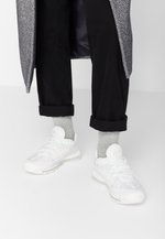 Nike Sportswear Air Max 98 Baskets Basses White Pure Platinum Black Reflect Silver Blanc Zalando Fr