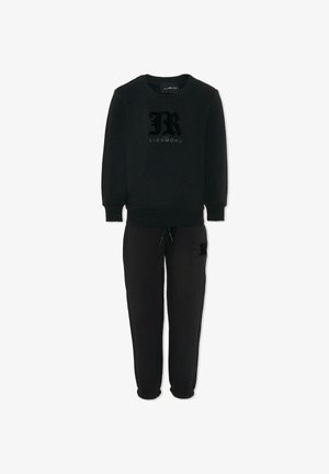 Zwarte sweatshirt met ribbelmanchetten en -zoom; heeft een verhoogd logo. Bijpassende zwarte joggers met een trekkoord in de taille en logo-detail op het been.