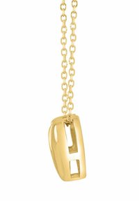 Collana con ciondolo in oro dal design liscio e curvo con dettagli a ritaglio quadrato, appesa a una delicata catena formata da maglie ovali collegate.