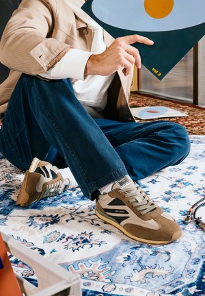 Pepe Jeans, JASON RETRO M - Αθλητικά παπούτσια - dark stone beige