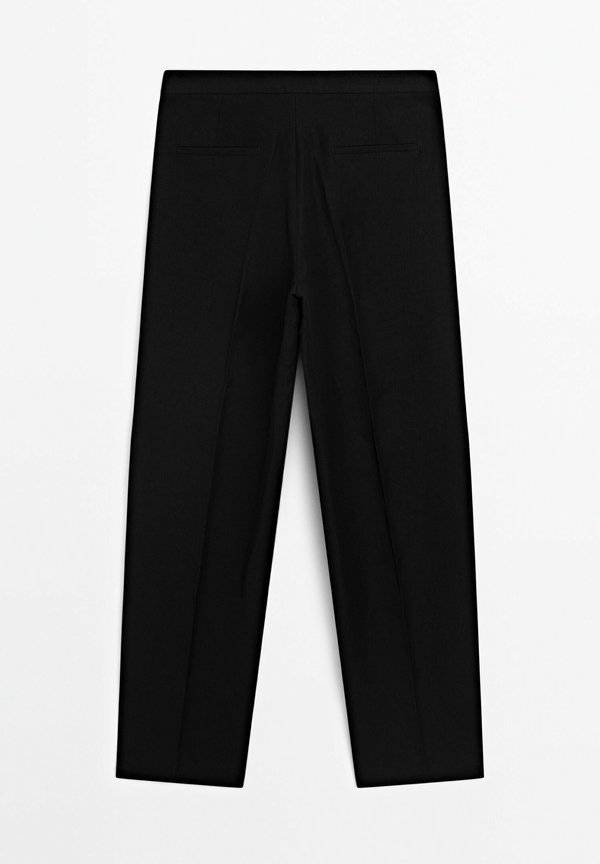 WITH A CLEAN DESIGN - Trousers4