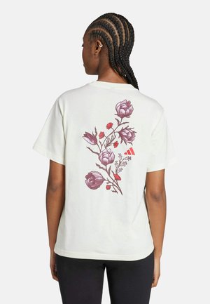 adidas Sportswear TIRO FLORAL GRAPHIC  - T-shirt con stampa - off white