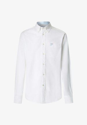 Camicia bianca a maniche lunghe con bottoni, taschino sul petto e colletto con bottoni, con testo sottile nella zona della tasca.