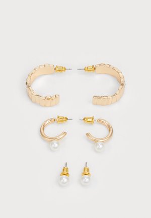 Kolm paari kõrvarõngaid: kullatooni kõverikud, tekstuuriga aksessuaarid ja pärlkingad, push-back kinnituste ja turvaliste lukkudega.