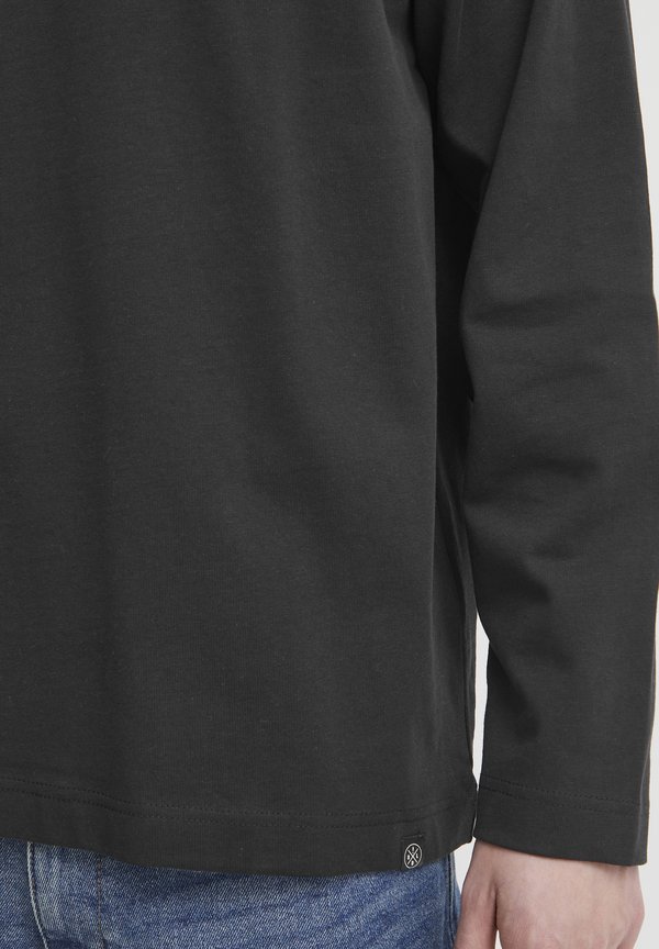 SDEYADO - Long sleeved top3