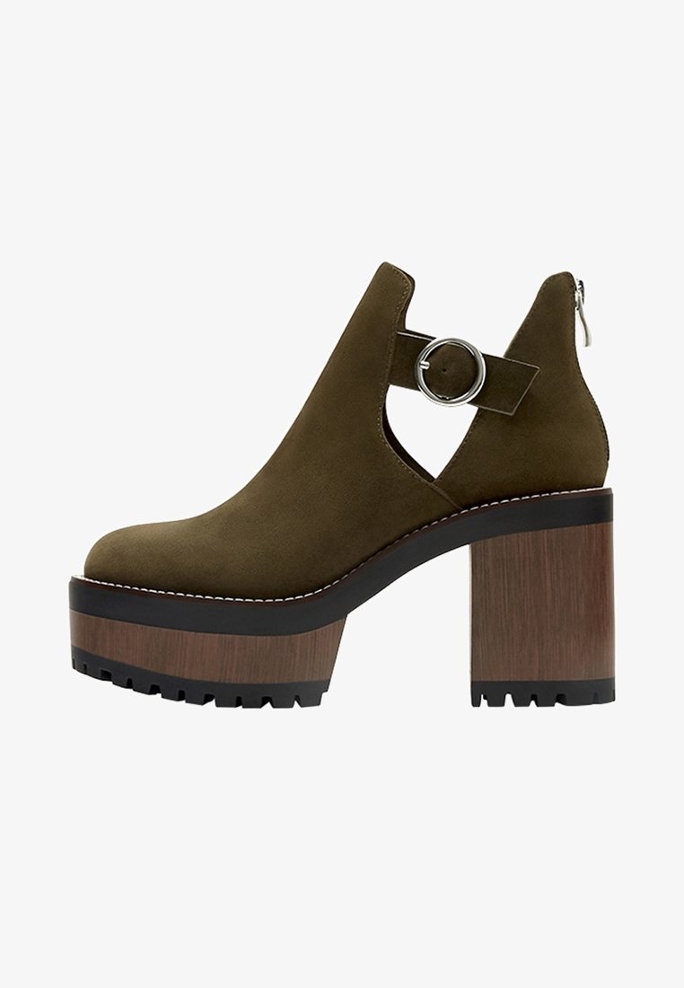 PULL&BEAR Botki na obcasie