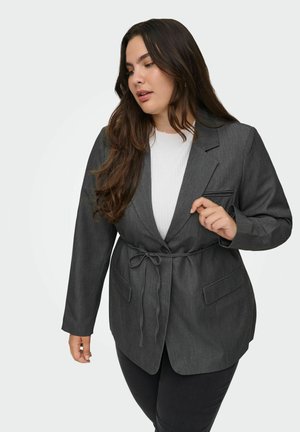 Koolgrijze blazer met een strikceintuur, reverskraag en twee voorzakken. Gemaakt van soepel materiaal, met een gestructureerd ontwerp en een relaxte pasvorm.