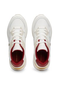 Tommy Hilfiger CHIC CHUNKY RUNNER - Tossud - ancient white/magma red