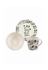 Set di piatti a tre pezzi: ciotola in ceramica bianca, tazza con stampe nere di Snoopy e piatto con un'illustrazione di Snoopy e un motivo di testo.