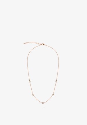 Fin rose guld kædehalskæde med fem jævnt fordelt små kvadratiske krystalkæder og en hummerlås med justerbare led.