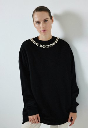 SWEATER WITH PEARL COLLAR - Svetrík - black