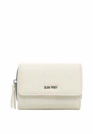 Kompakte Geldbörse aus cremefarbenem Leder mit Klappe und Reißverschluss, silbernes Suri Frey-Logo auf der Vorderseite sowie Reißverschlussanhänger aus Leder.