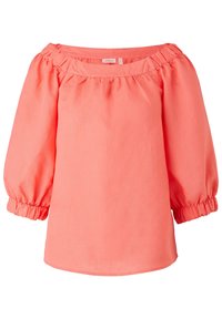 Blusa corallo off-the-shoulder con maniche a palloncino, scollo arricciato e polsini elasticizzati. Tessuto liscio con una texture leggera.