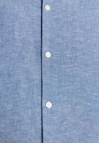 Camisa Lacoste Regular Fit Logo Classic Oxford Azul Céu - Loja Virtual