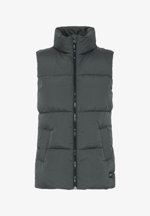 Sötétszürke pufajka mellény magas gallérral, cipzáras előlapi résszel és két oldalsó zsebbel. Steppelt dizájnnal és logós címkével az alján.