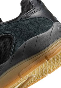 Nike SB VERTEBRAE UNISEX - Trainers - black anthracite black summit white