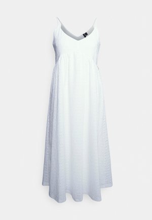 Hvid ærmeløs maxikjole med tynde stropper, V-udskæring og subtilt hulmønstret broderi over hele stoffet.