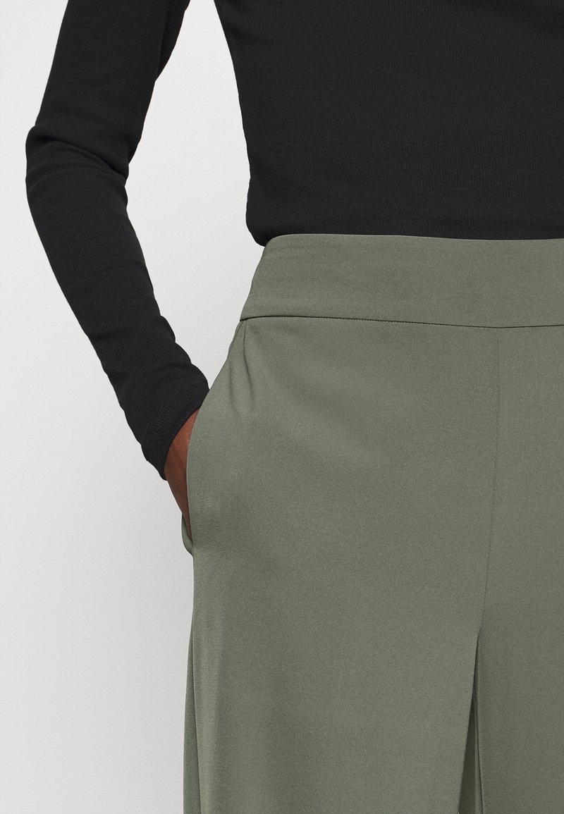 Damen Chinos | InWear ZHEN CULOTTE Stoffhose beetle green/oliv - HY71482 Damen Chinos | InWear ZHEN CULOTTE Stoffhose beetle green/oliv - HY71482