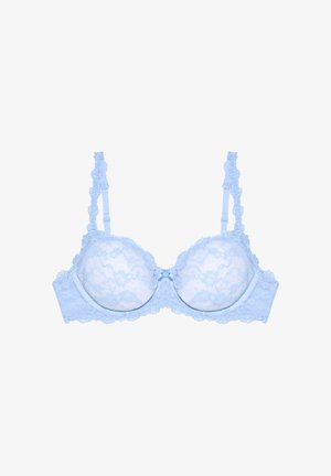 Reggiseno balconcino in pizzo azzurro chiaro con motivo floreale, spalline regolabili e piccolo fiocco al centro.