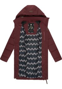 Giacca a vento foderata in marezzato bordeaux con cappuccio e una fodera interna a motivo con disegni ondulati grigi e bianchi. Texture esterna liscia con zip.