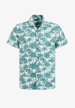 Camisa de manga corta en blanco con estampado de palmeras en azul verdoso. Cuenta con un collar extendido y botones marrones en el frente. Fabricada con tejido ligero.