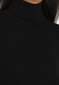 Noisy May Stickad tröja - black