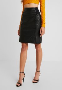 Vero Moda Pennkjol - black