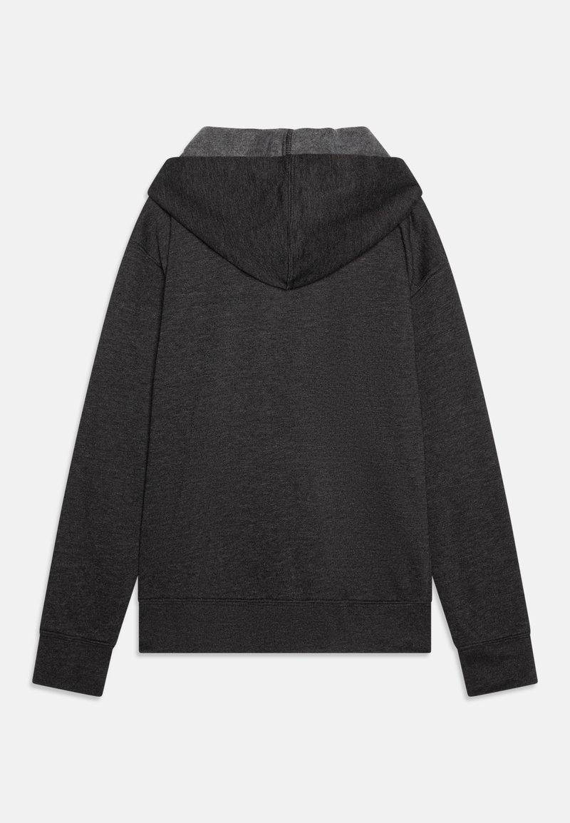 Sweatshirt à capuche gris foncé avec un tissu texturé, des poignets et un ourlet côtelés. Présente une doublure de capuche de couleur gris clair contrastante.