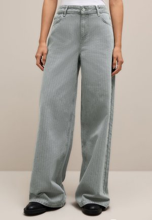 TALL FIT - Široké nohavice - grey stripe