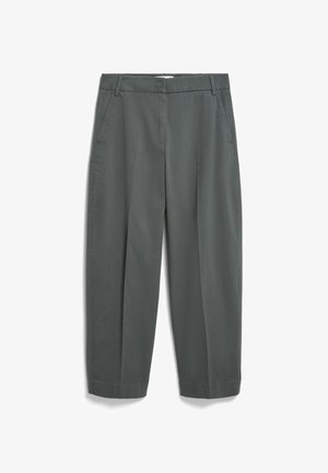 Dunkelgraue, gerade geschnittene Hose mit Seitentaschen und Gürtelschlaufen, flach auf weißem Hintergrund ausgelegt.