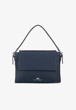 Bolso de mano de cuero azul marino con cierre de solapa, un asa corta, herrajes de plata y el logo "WITTCHEN" en el frente.