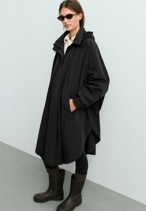 OYSHO, EXTRA LIGHTWEIGHT 10K WATERPROOF LONG CAPE - Veste imperméable - black