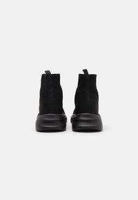Pier One UNISEX - Høye joggesko - black