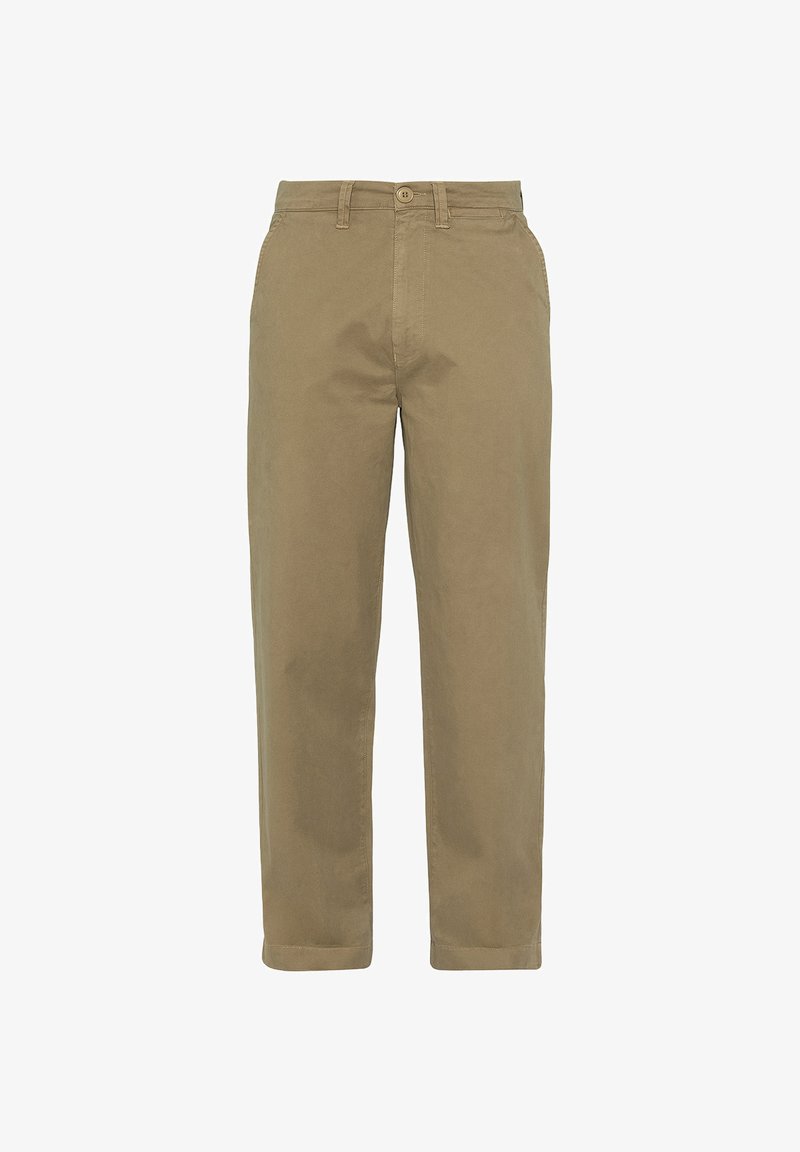 Pantalon droit pour homme de couleur kaki, avec passants pour ceinture, fermeture à bouton et poches avant, design uni, présenté sur fond blanc.