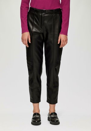 MIT GÜRTEL - Pantaloni - schwarz