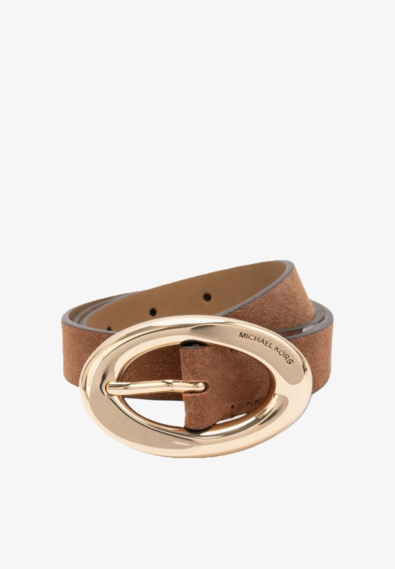 Ceinture en cuir suédé marron avec une large boucle ovale dorée, arborant le nom de la marque embossé et un détail de bord lisse.