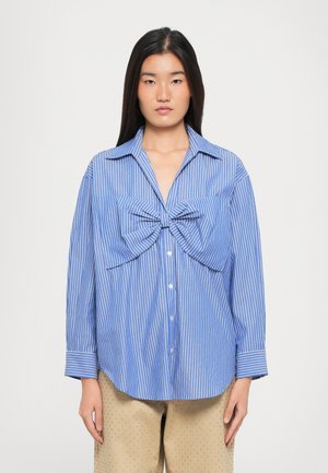 sandro CHEMISE - Button-down blouse - bleu/blanc