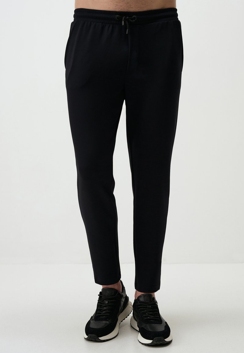 Jimmy Key SLIM-FIT - Trainingsbroek - black