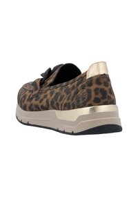 Bottines à imprimé léopard avec une pointe arrondie, détail de nœud noir, accent de talon métallique doré et semelle beige rembourrée.