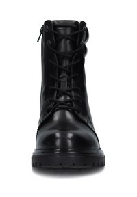 Stivaletti neri in pelle con punta rotonda, lacci frontali e cerniera laterale. Parte superiore testurizzata con suola in gomma resistente.