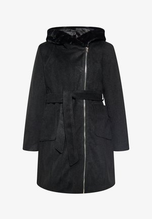 Zwarte jas met een met bont gevoerde capuchon, lange mouwen, een ceintuur in de taille, een rits aan de voorkant en twee voorzakken. Gemaakt van een zachte, gestructureerde stof.