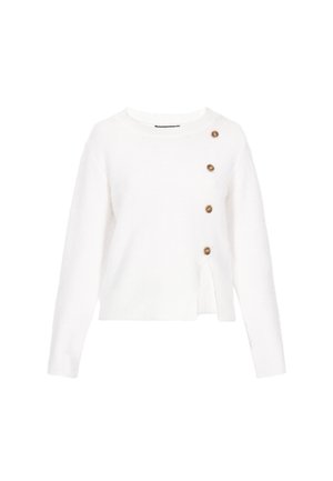 Maglione bianco lavorato a maglia con scollatura rotonda, maniche lunghe, uno spacco laterale e tre bottoni marroni sulla spalla sinistra. Texture morbida.