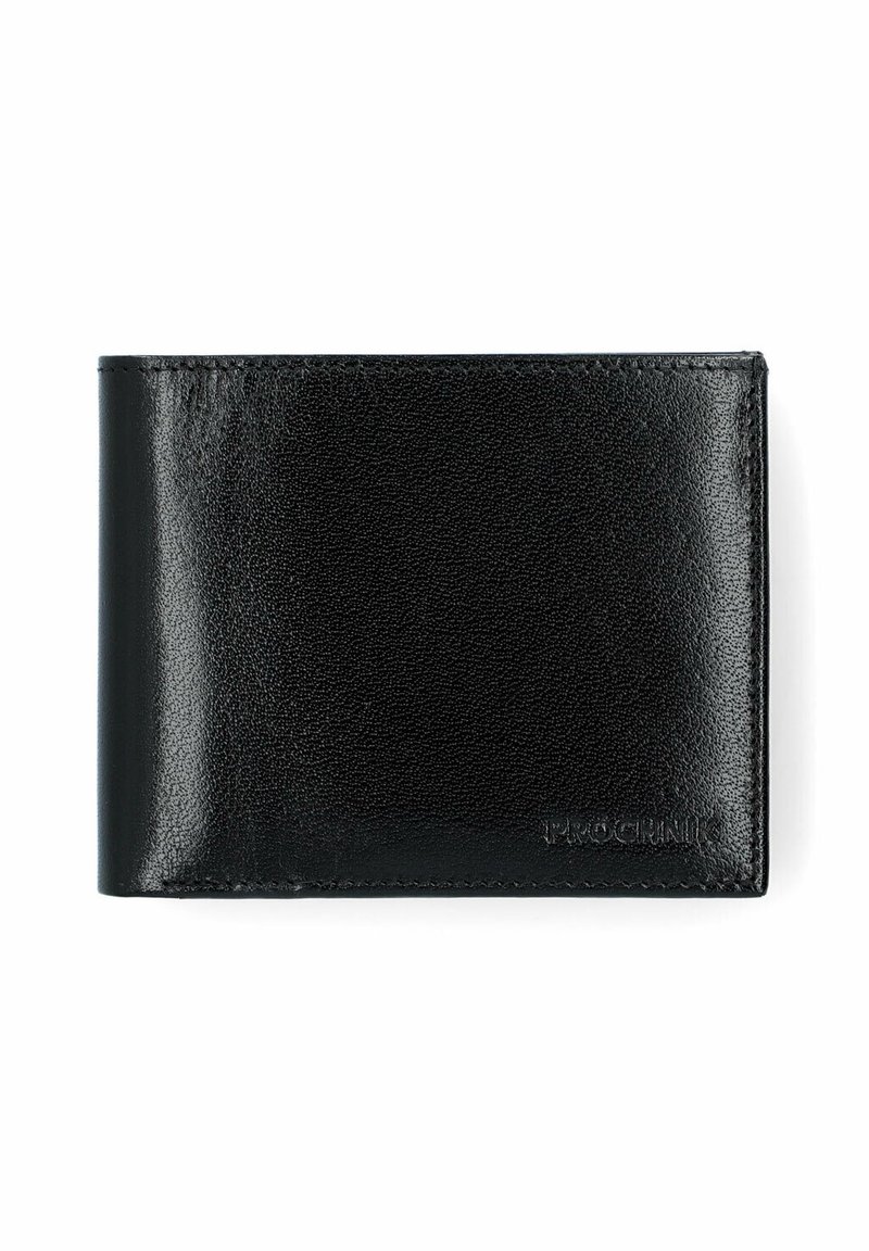 Czarny skórzany portfel o gładkiej fakturze, w formacie bi-fold, z subtelnym logo z przodu. Kompaktowy i prostokątny kształt.