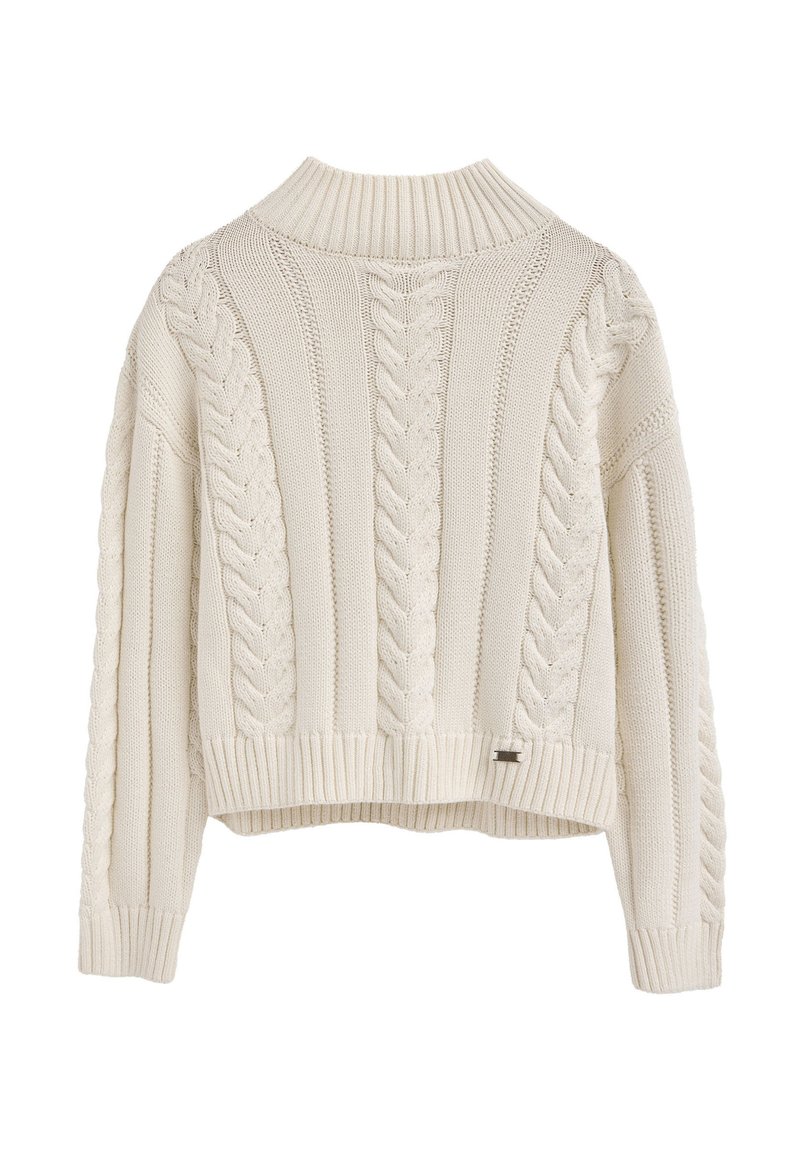 Maglione a maglia cable color avorio. Presenta un alto colletto a coste, spalle cadenti e un orlo largo a coste. Motivi texture in tutto il capo.