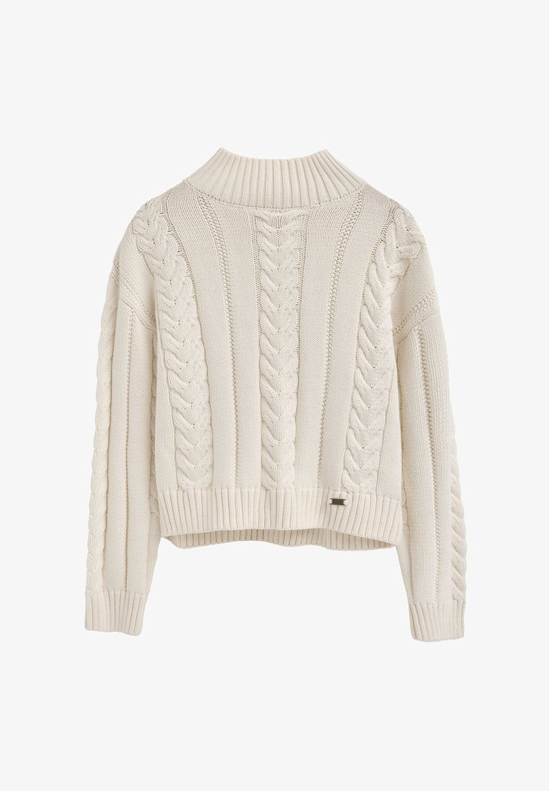 Maglione a maglia cable color avorio. Presenta un alto colletto a coste, spalle cadenti e un orlo largo a coste. Motivi texture in tutto il capo.