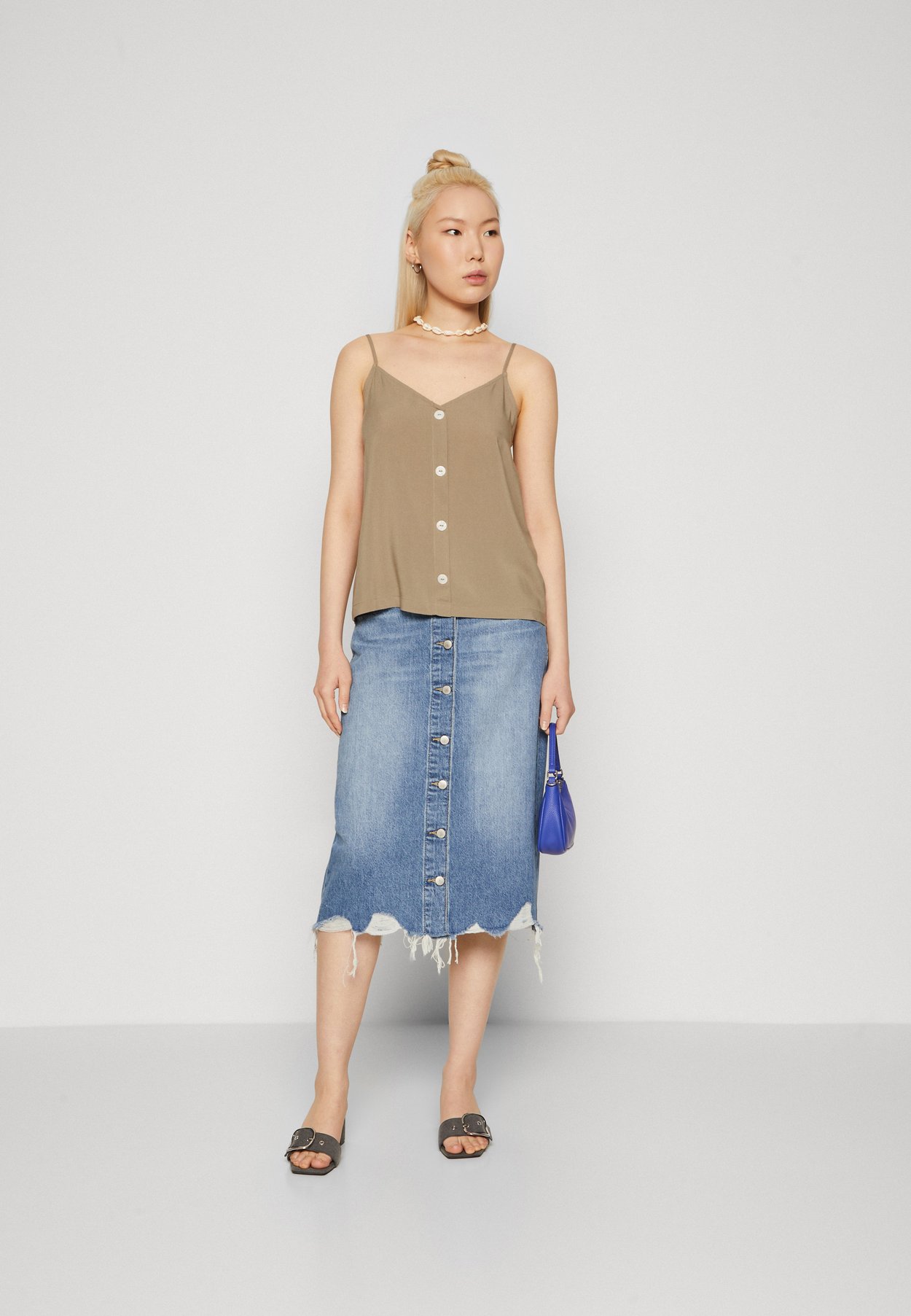 ONLNELLY LIFE BUTTON SINGLET SOLID